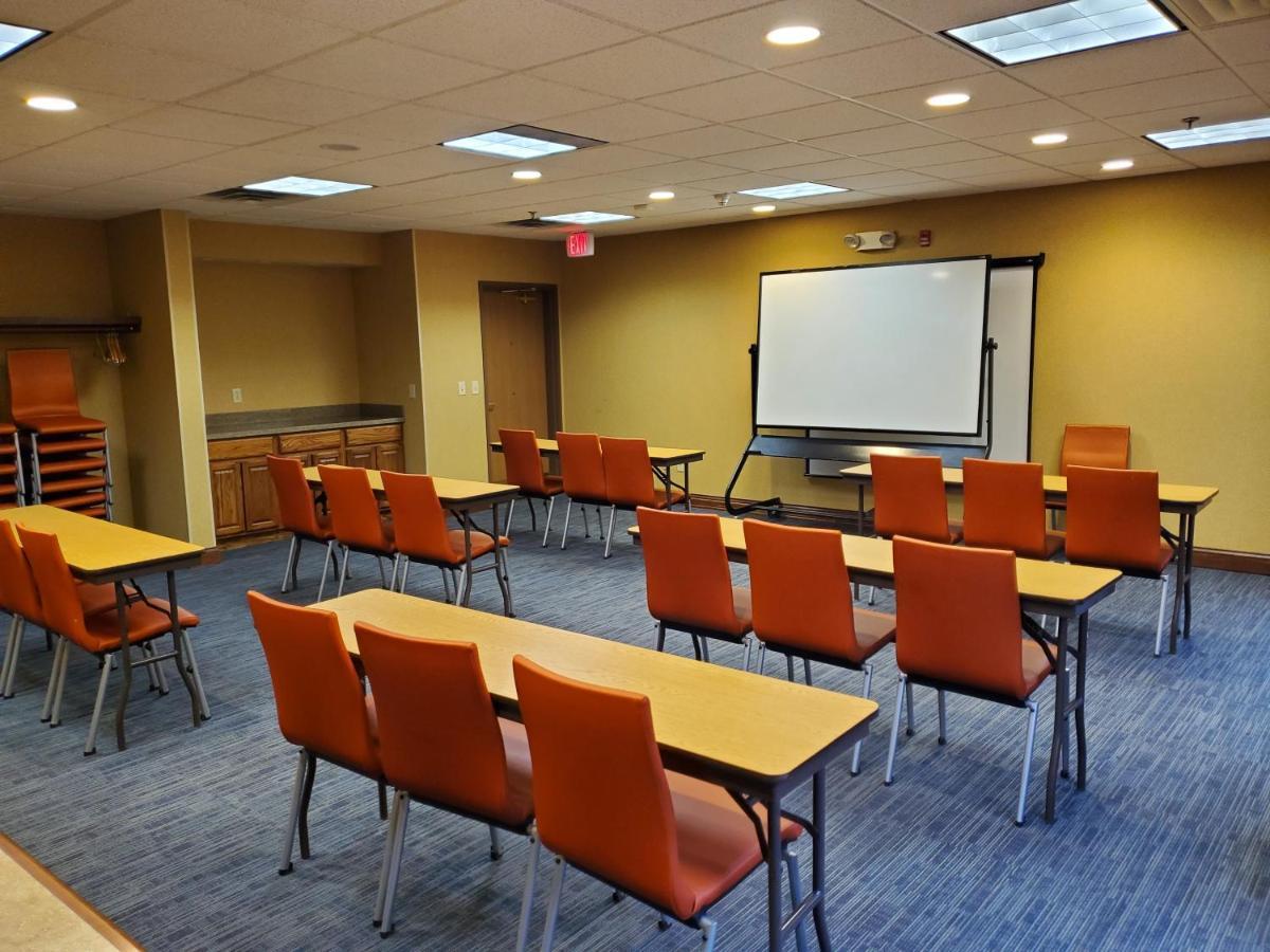 Holiday Inn Express Hotel & Suites Mattoon By Ihg Εξωτερικό φωτογραφία