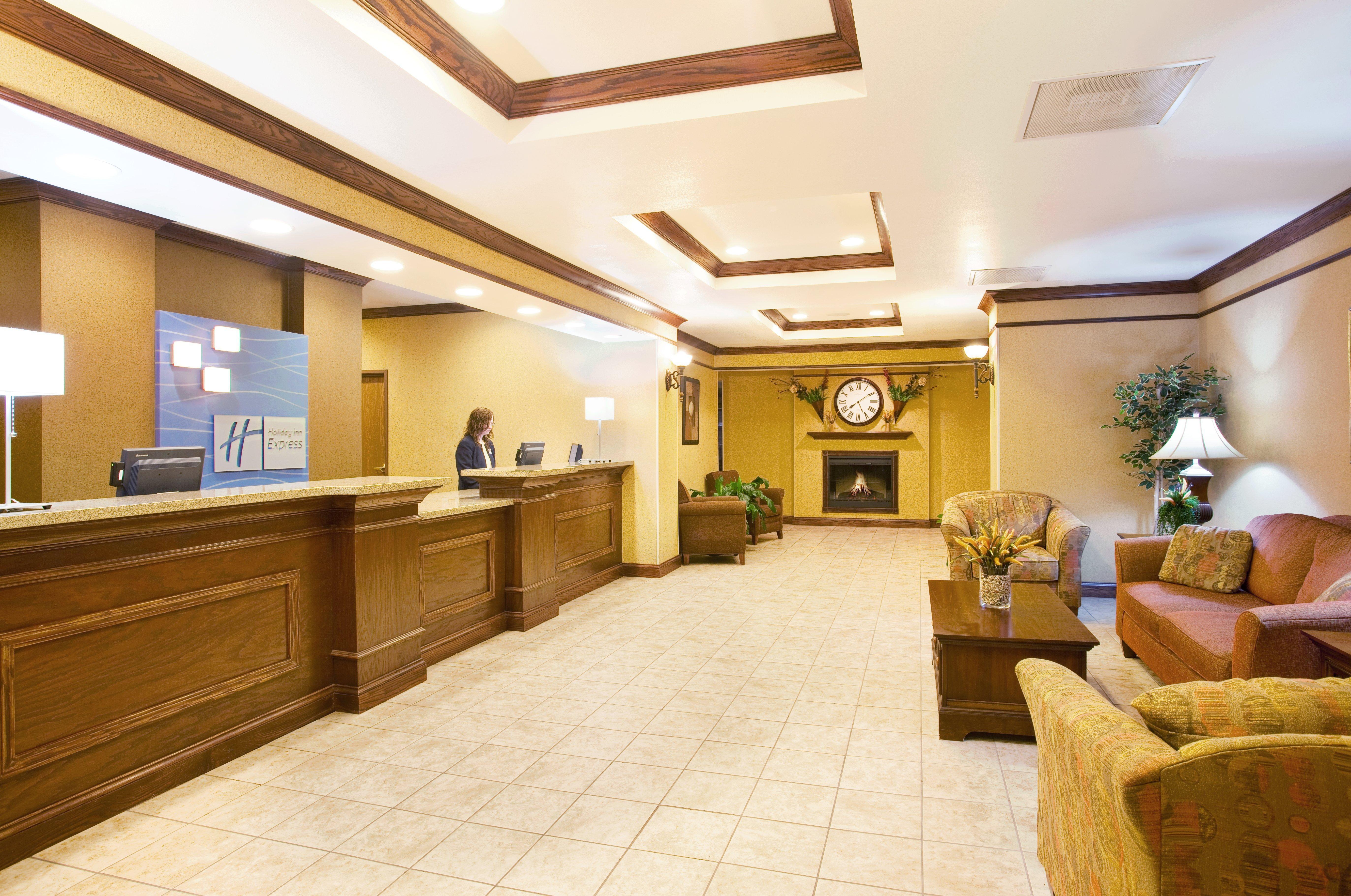 Holiday Inn Express Hotel & Suites Mattoon By Ihg Εξωτερικό φωτογραφία