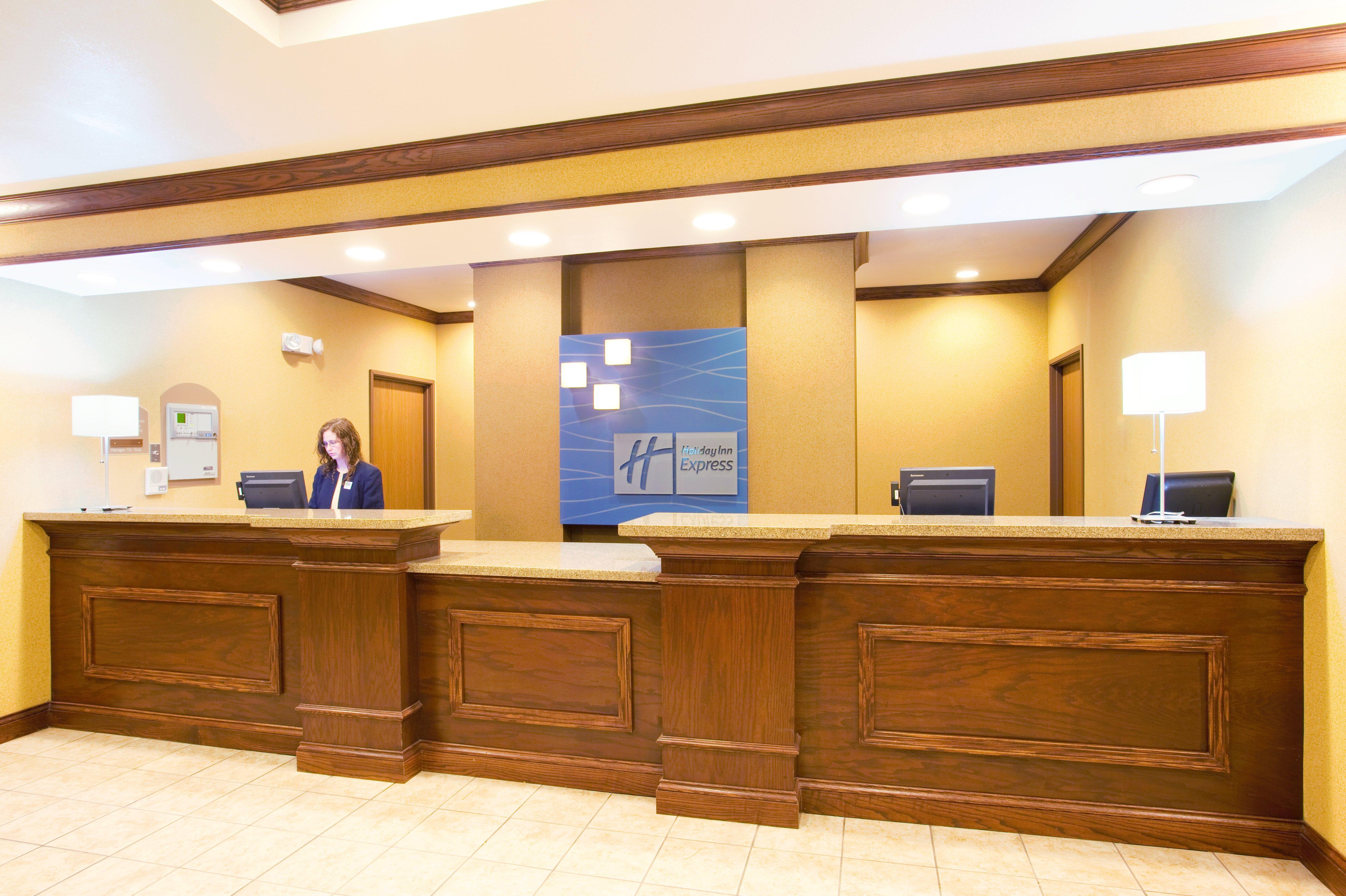 Holiday Inn Express Hotel & Suites Mattoon By Ihg Εξωτερικό φωτογραφία