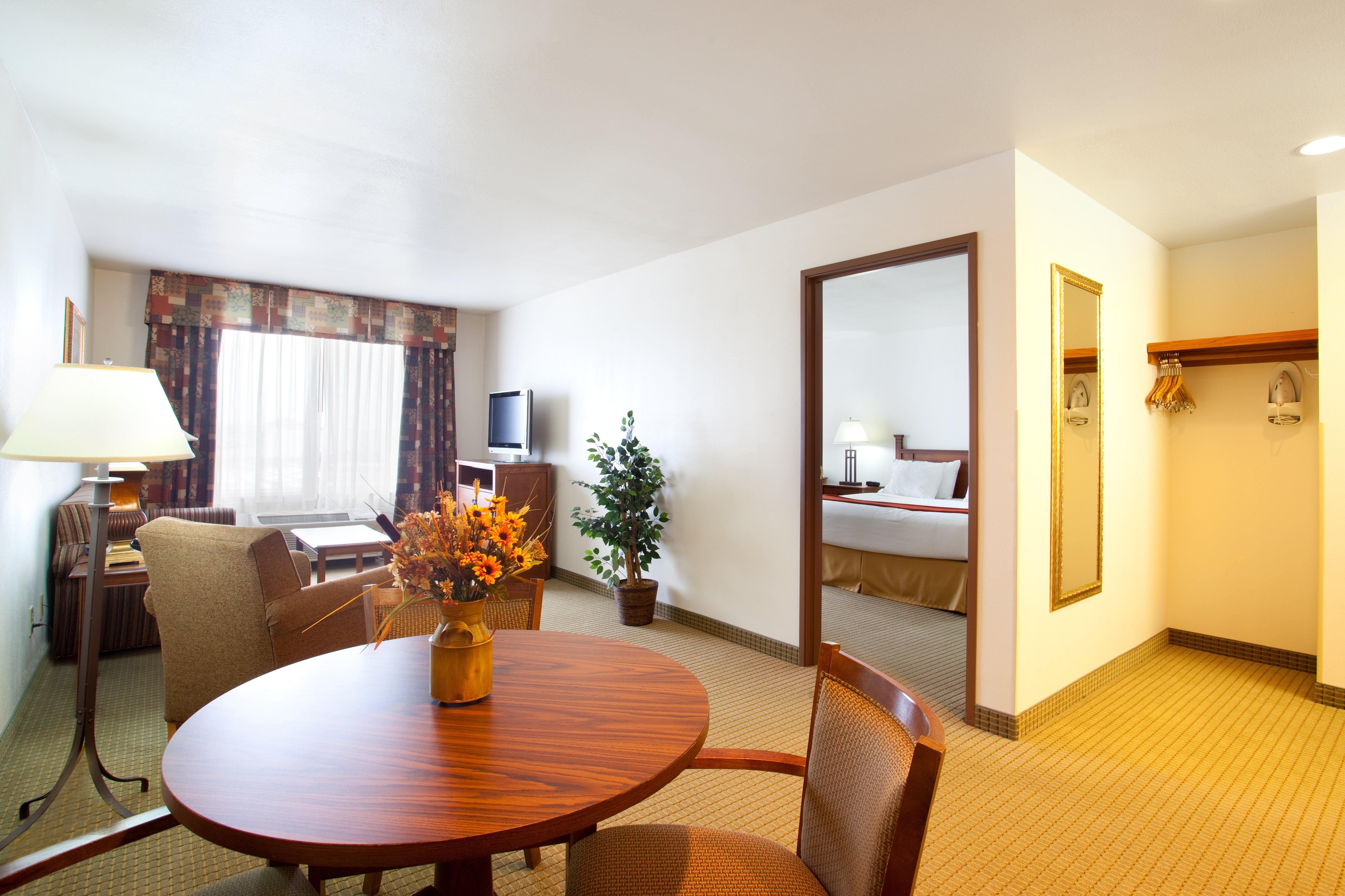 Holiday Inn Express Hotel & Suites Mattoon By Ihg Εξωτερικό φωτογραφία